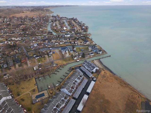 37810 Jefferson Avenue, Harrison Charter Township, MI 48045