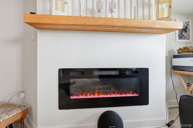 37810 Jefferson Avenue, Harrison Charter Township, MI 48045