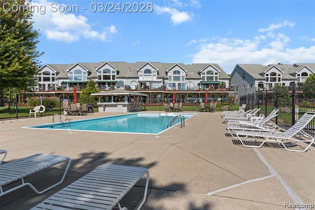 37810 Jefferson Avenue, Harrison Charter Township, MI 48045