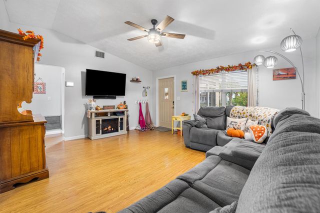 2477 SE 27th Street, Okeechobee, FL 34974