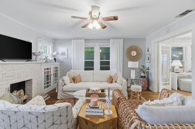 3850 Harley Avenue, Fort Worth, TX 76107