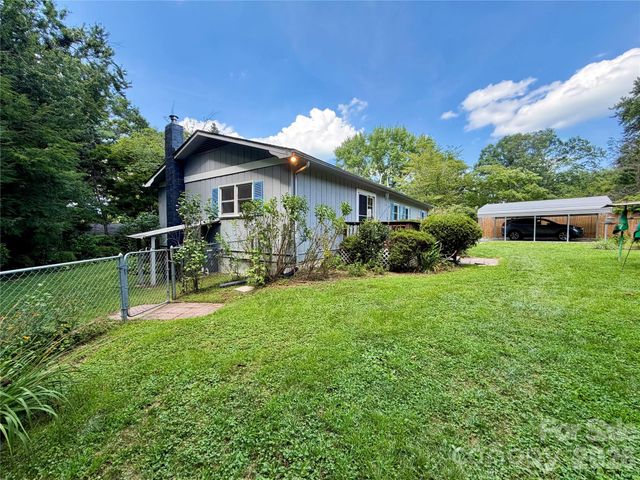 5 Dewberry Drive, Hendersonville, NC 28792
