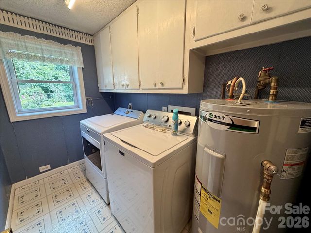 5 Dewberry Drive, Hendersonville, NC 28792