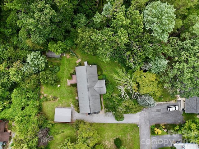 5 Dewberry Drive, Hendersonville, NC 28792