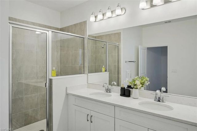 3089 Juniper WAY, Naples, FL 34112