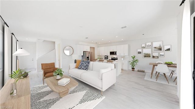 3089 Juniper WAY, Naples, FL 34112