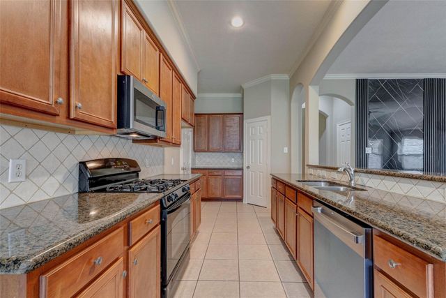 2718 Ridgeglen Lane, Houston, TX 77082