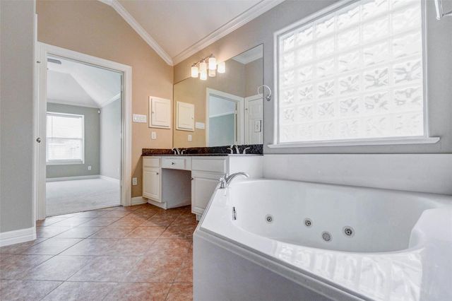 2718 Ridgeglen Lane, Houston, TX 77082