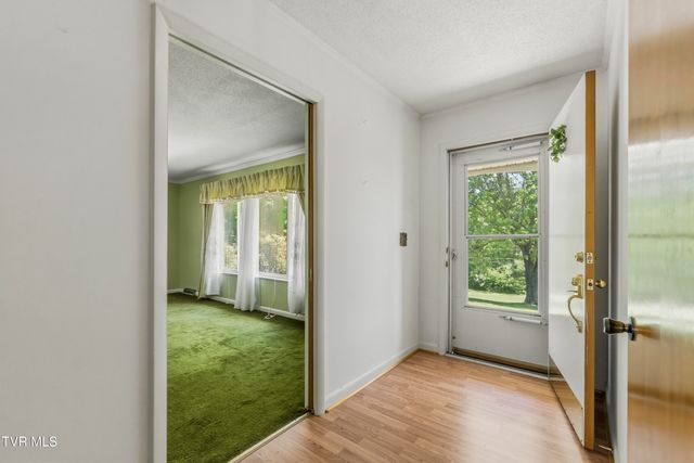 595 East Allens Bridge Road, Greeneville, TN 37743