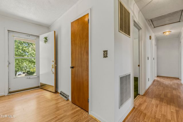 595 East Allens Bridge Road, Greeneville, TN 37743