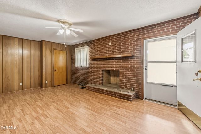 595 East Allens Bridge Road, Greeneville, TN 37743