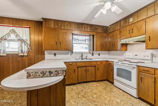 595 East Allens Bridge Road, Greeneville, TN 37743