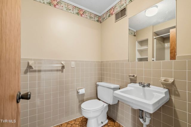 595 East Allens Bridge Road, Greeneville, TN 37743