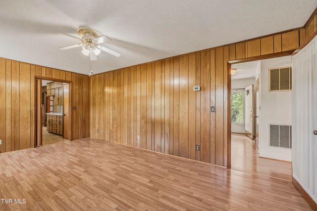 595 East Allens Bridge Road, Greeneville, TN 37743