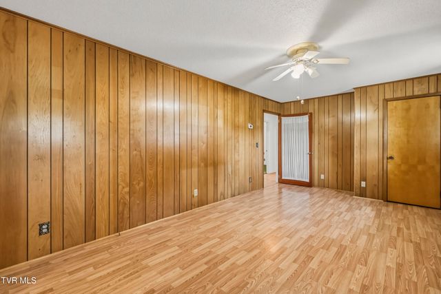 595 East Allens Bridge Road, Greeneville, TN 37743