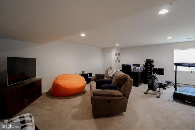 156 LINDA SUE LN, Myerstown, PA 17067