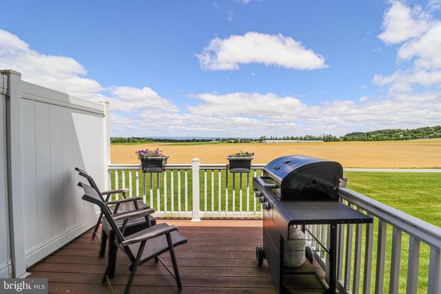 156 LINDA SUE LN, Myerstown, PA 17067