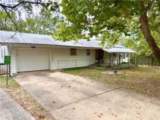 501 E Pine Street, Diamond City, AR 72644