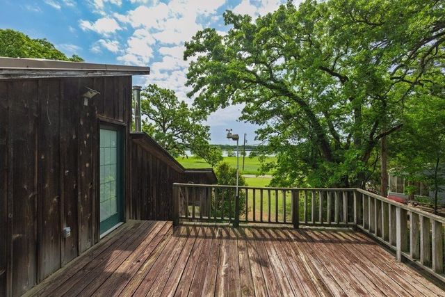 4368 W Beach Drive, Greenville, TX 75402