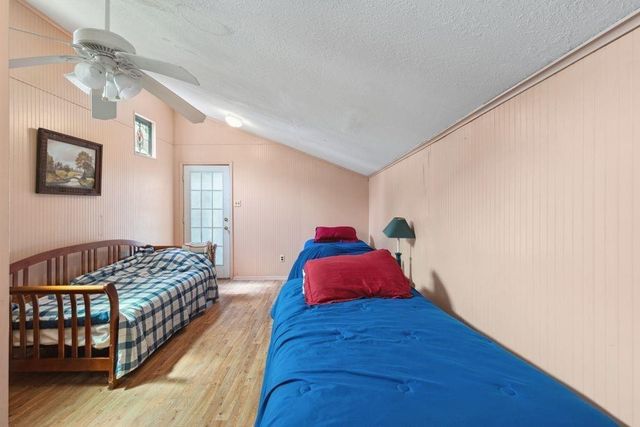 4368 W Beach Drive, Greenville, TX 75402