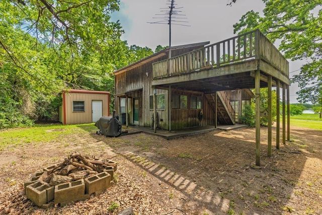 4368 W Beach Drive, Greenville, TX 75402