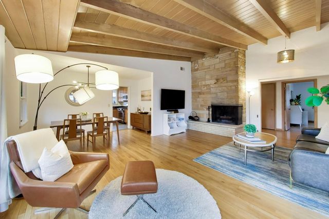 2038 Highland Avenue, Wilmette, IL 60091