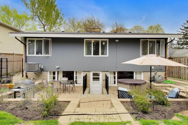 2038 Highland Avenue, Wilmette, IL 60091