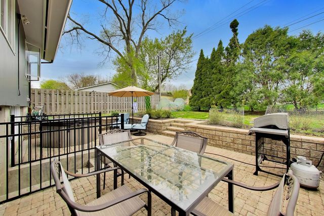 2038 Highland Avenue, Wilmette, IL 60091