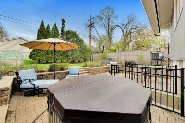 2038 Highland Avenue, Wilmette, IL 60091
