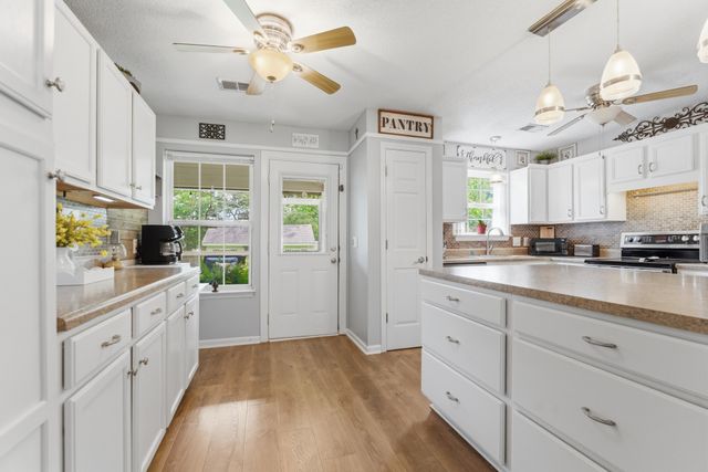 337 Lake Forest Dr, La Vergne, TN 37086