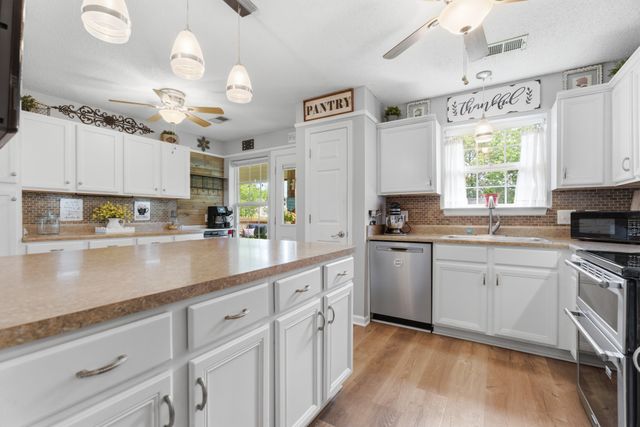 337 Lake Forest Dr, La Vergne, TN 37086