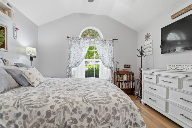 337 Lake Forest Dr, La Vergne, TN 37086
