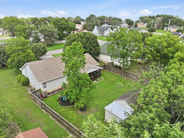 337 Lake Forest Dr, La Vergne, TN 37086