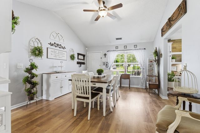337 Lake Forest Dr, La Vergne, TN 37086
