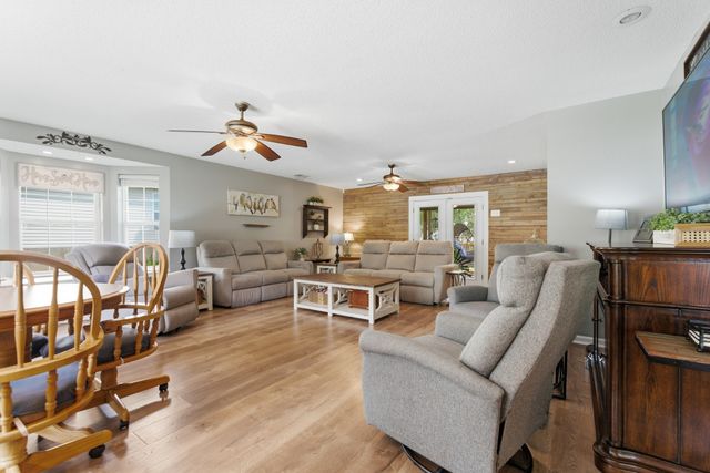 337 Lake Forest Dr, La Vergne, TN 37086