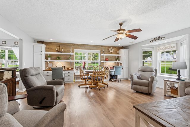 337 Lake Forest Dr, La Vergne, TN 37086