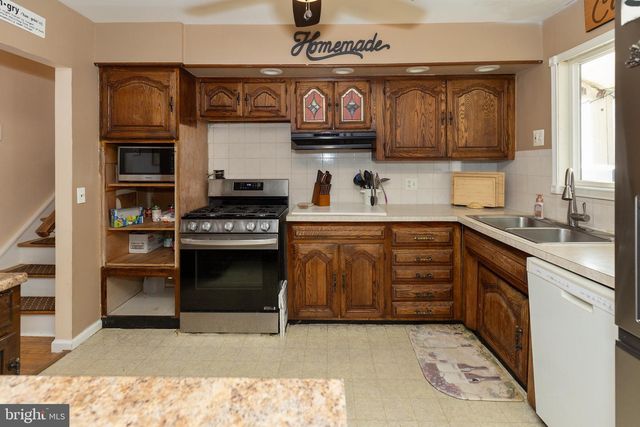 136 STATE ST, Blackwood, NJ 08012