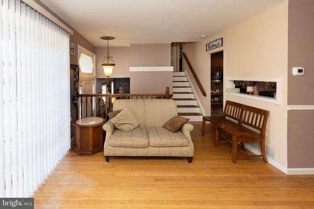 136 STATE ST, Blackwood, NJ 08012