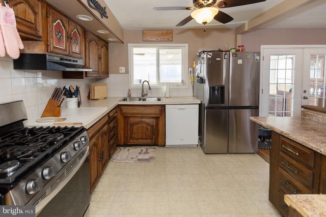 136 STATE ST, Blackwood, NJ 08012