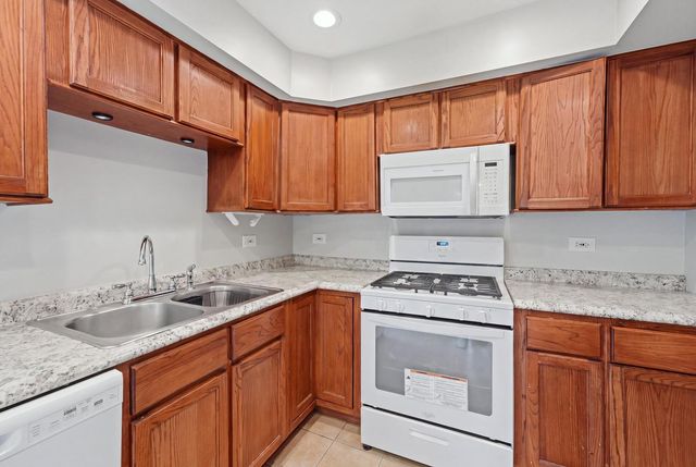 1784 Queensbury Circle 5714, Hoffman Estates, IL 60169