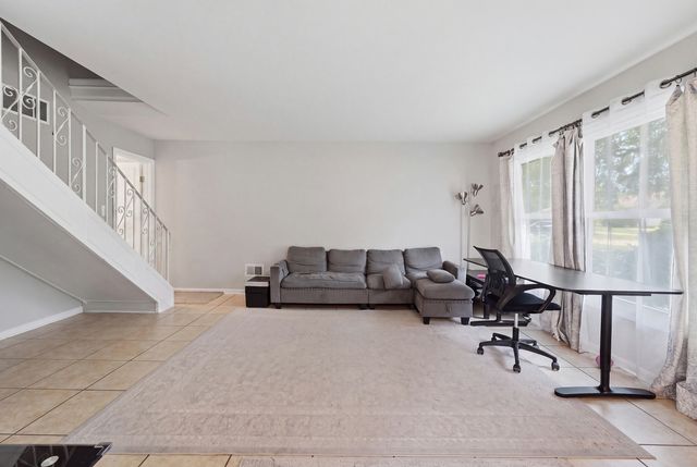 1784 Queensbury Circle 5714, Hoffman Estates, IL 60169