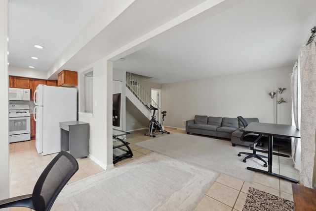 1784 Queensbury Circle 5714, Hoffman Estates, IL 60169