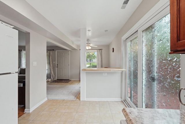 1784 Queensbury Circle 5714, Hoffman Estates, IL 60169