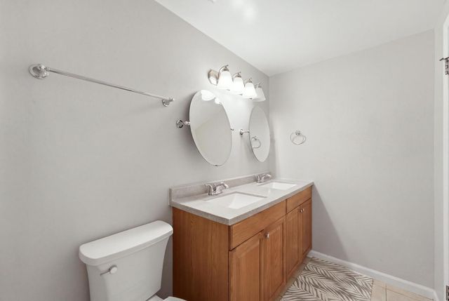1784 Queensbury Circle 5714, Hoffman Estates, IL 60169