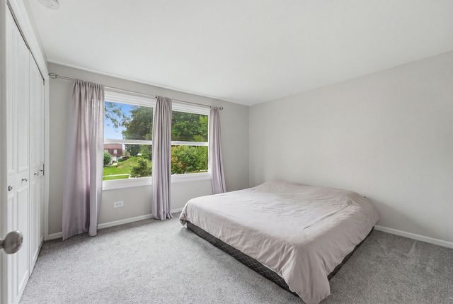 1784 Queensbury Circle 5714, Hoffman Estates, IL 60169