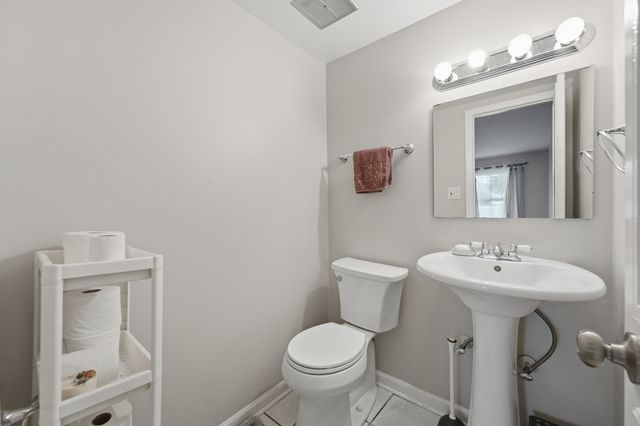 1784 Queensbury Circle 5714, Hoffman Estates, IL 60169