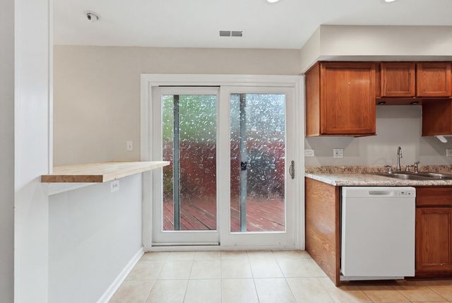 1784 Queensbury Circle 5714, Hoffman Estates, IL 60169