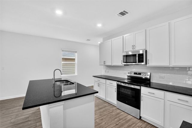 456 Breccia TRL, Liberty Hill, TX 78642