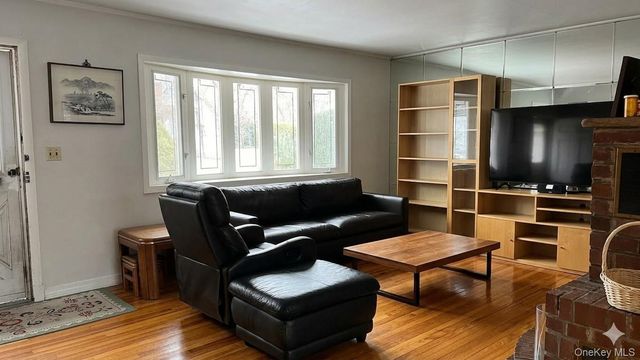 69 Soundview Road, Great Neck, NY 11020