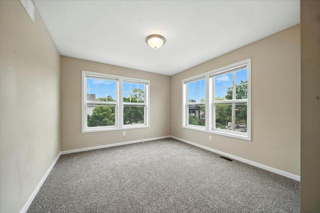600 W 32nd Street 3, Minneapolis, MN 55408